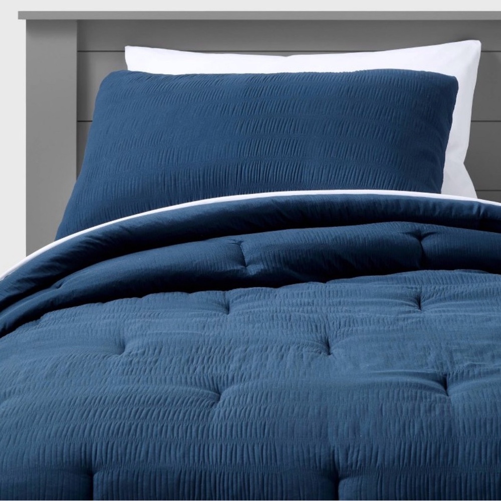 NWT Pillowfort Navy Blue Comforter